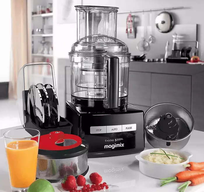Magimix 5200xl Food Processor with accessories